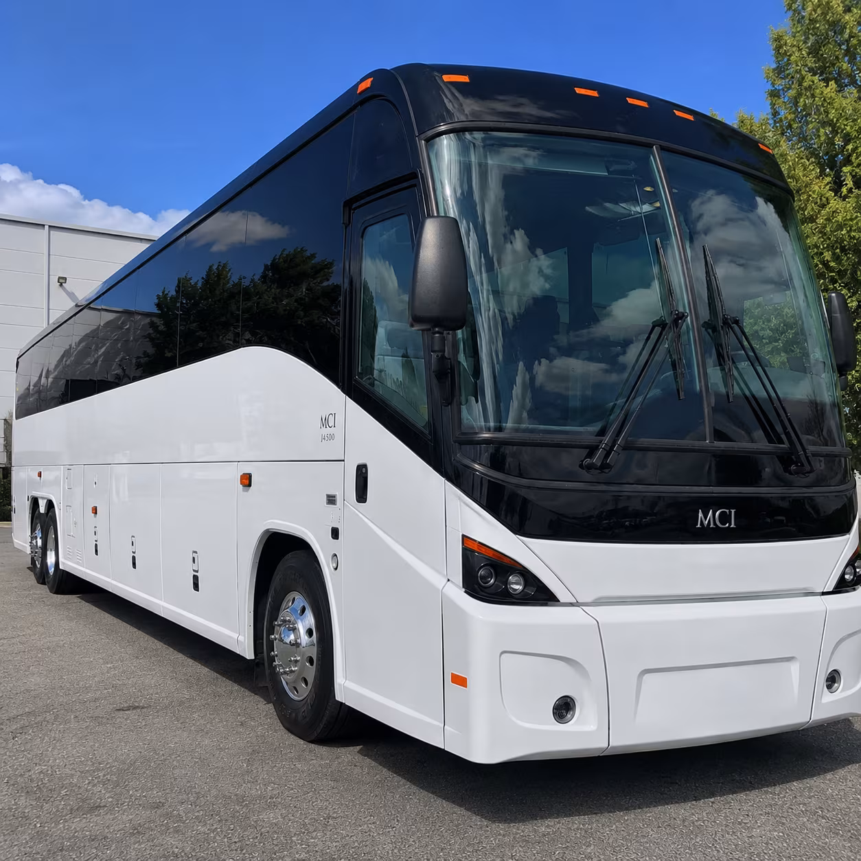shuttle buses to mcclellan palomar airport cld in carlsbad